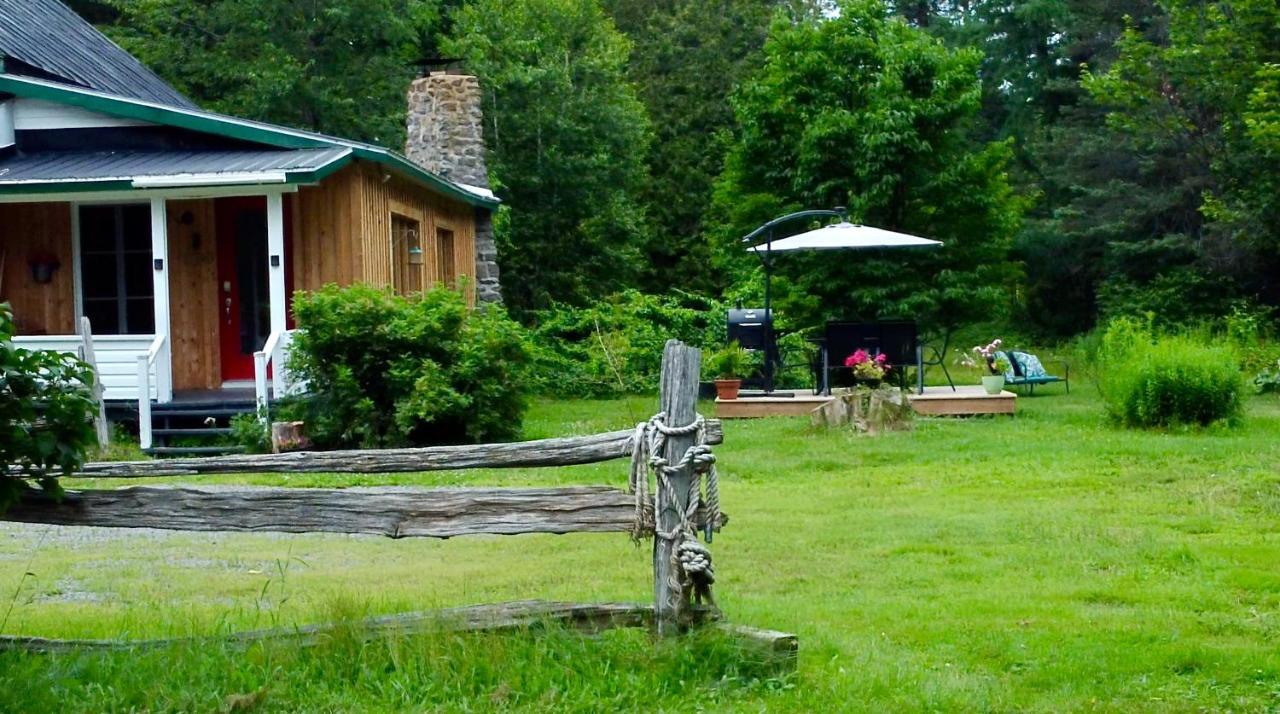 Chalets Nabu La Sacacomie - Riviere - Billard Saint-Alexis-des-Monts Exterior photo